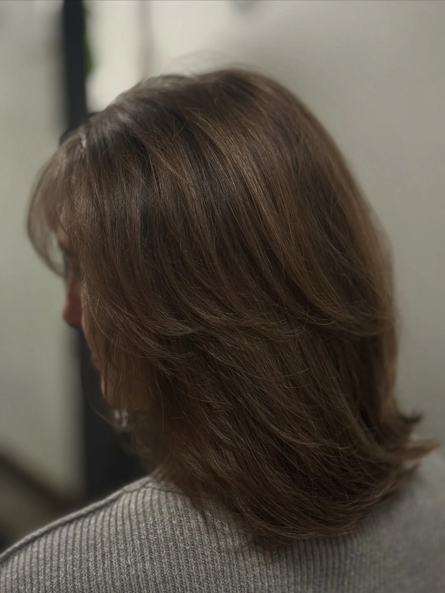 New length. New layers. A major cut with intention&mdash;layered, defined, and full of movement. #hairsalonhelenaal #helenaal #aveda #haircuthelenaal