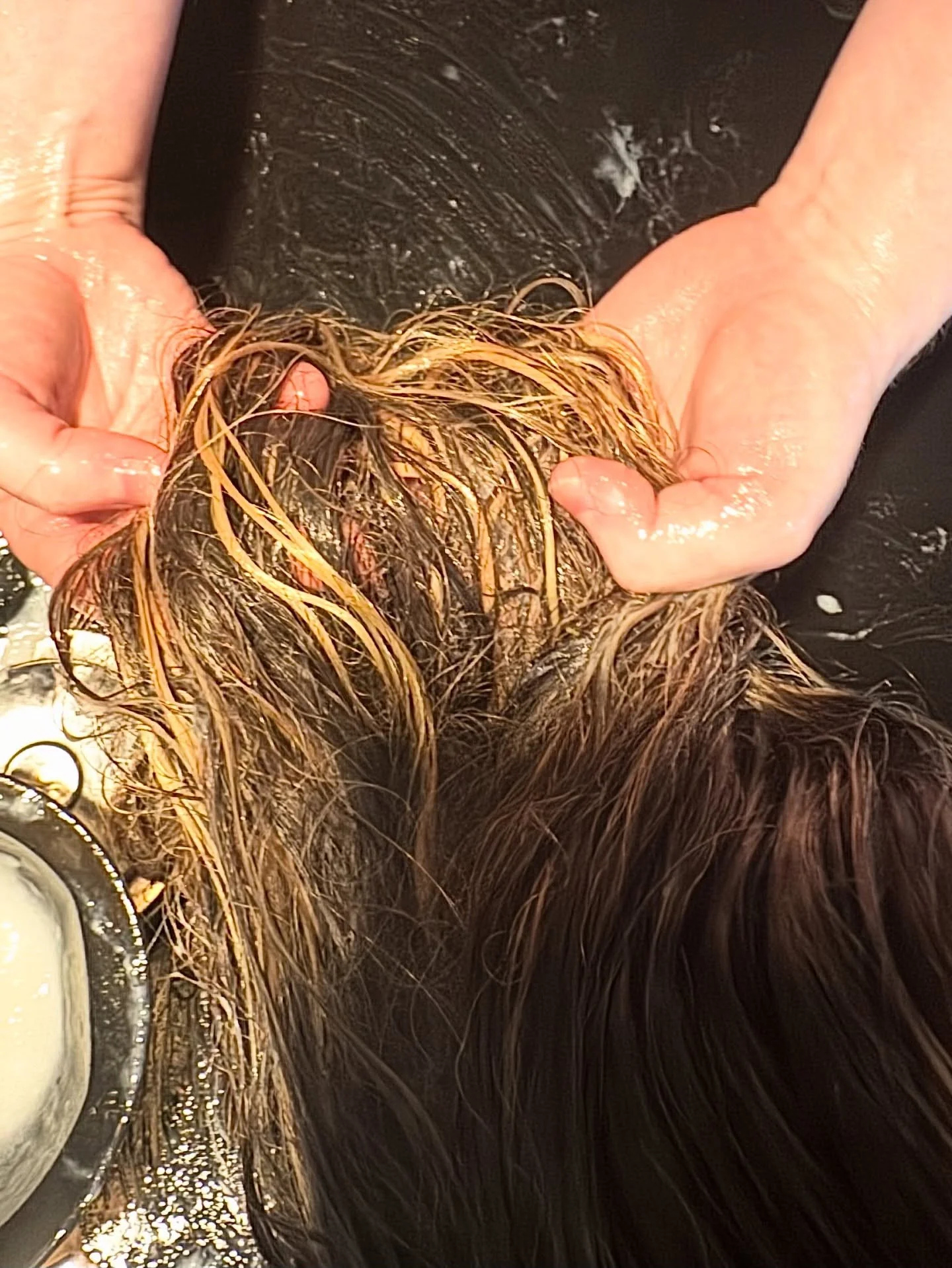 Raw lift ➝ toned perfection #helenaalabama #hairsalonhelenaal #avedahairstylist #pelhamalabama #birminghamal