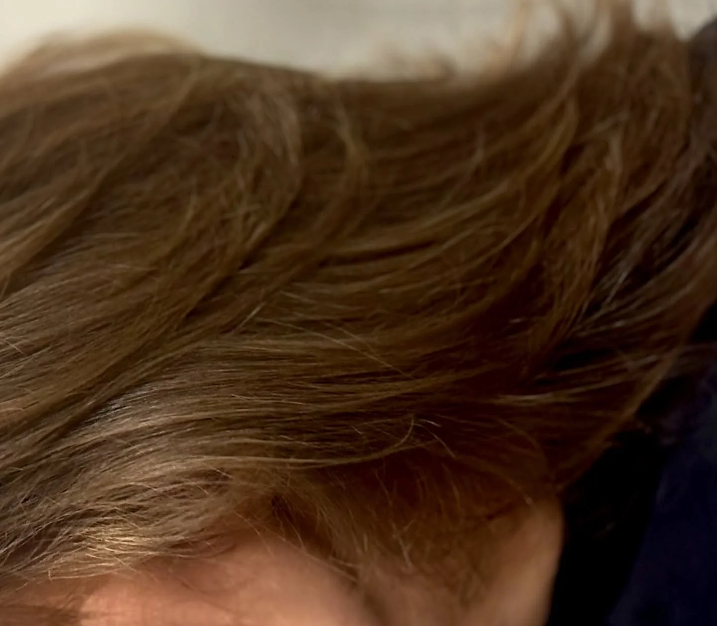 If you hear the birds chirping&hellip; it&rsquo;s your sign 🌸✂️
Time for your spring haircut #helenaal #haircuthelenaal #hairsalonhelenaal #aveda