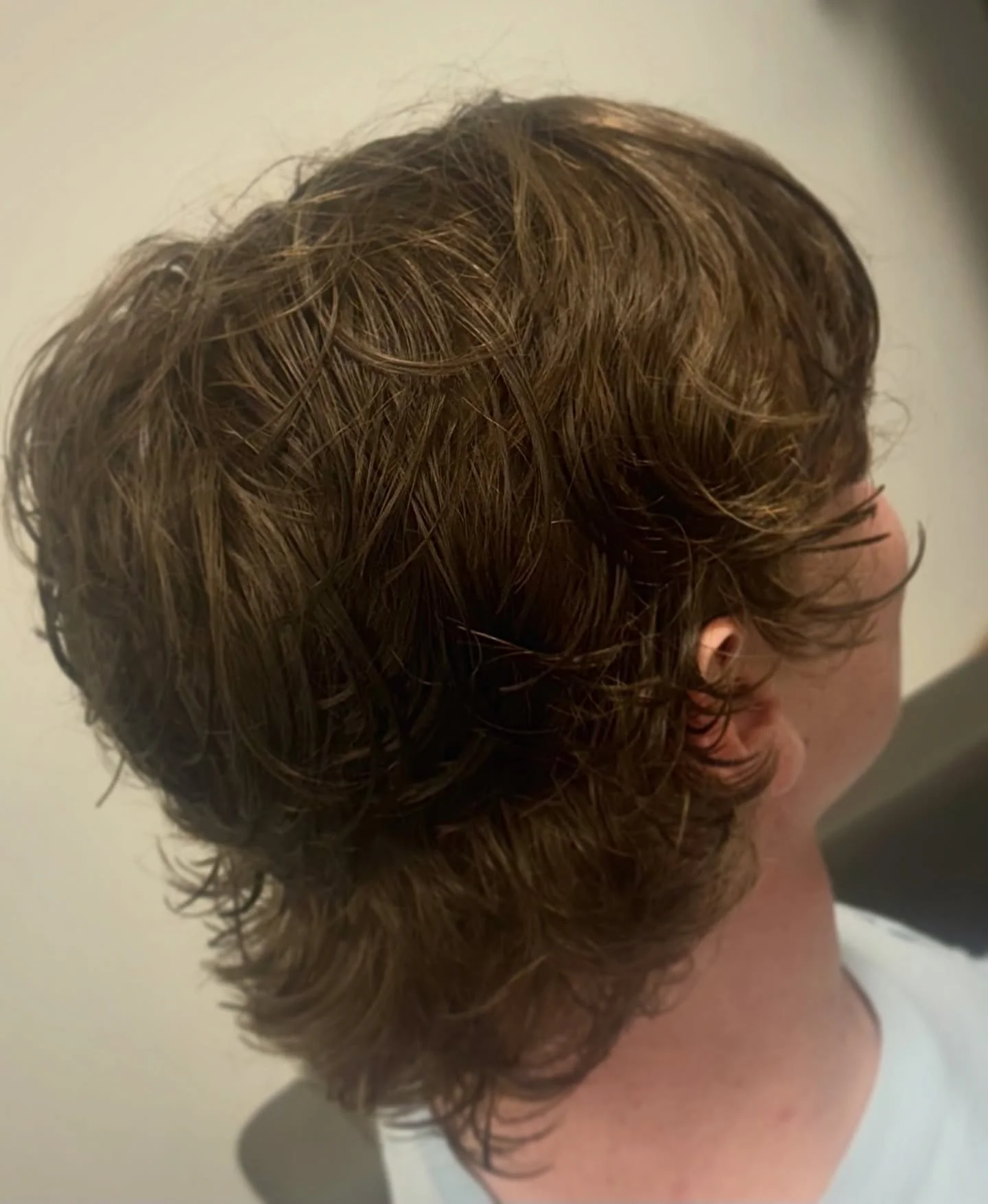 From grown-out to shaped + styled ✂️✨
Bringing those natural layers back to life with movement, texture, and a clean finish 🤎 #helenaal #menshaircuthelenaal #alabasteral #hairsalonhelenaal