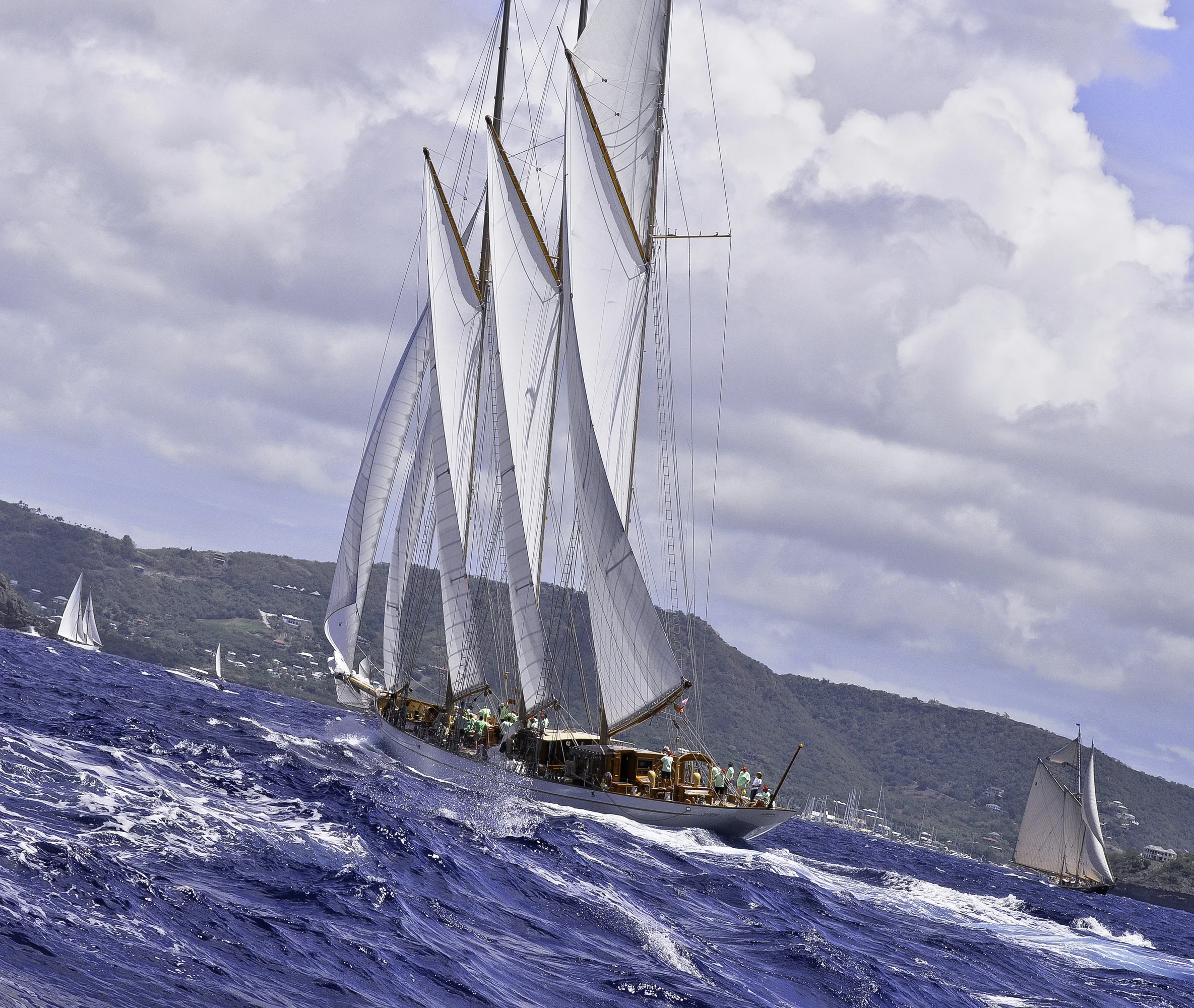 Adix graces the waters.
