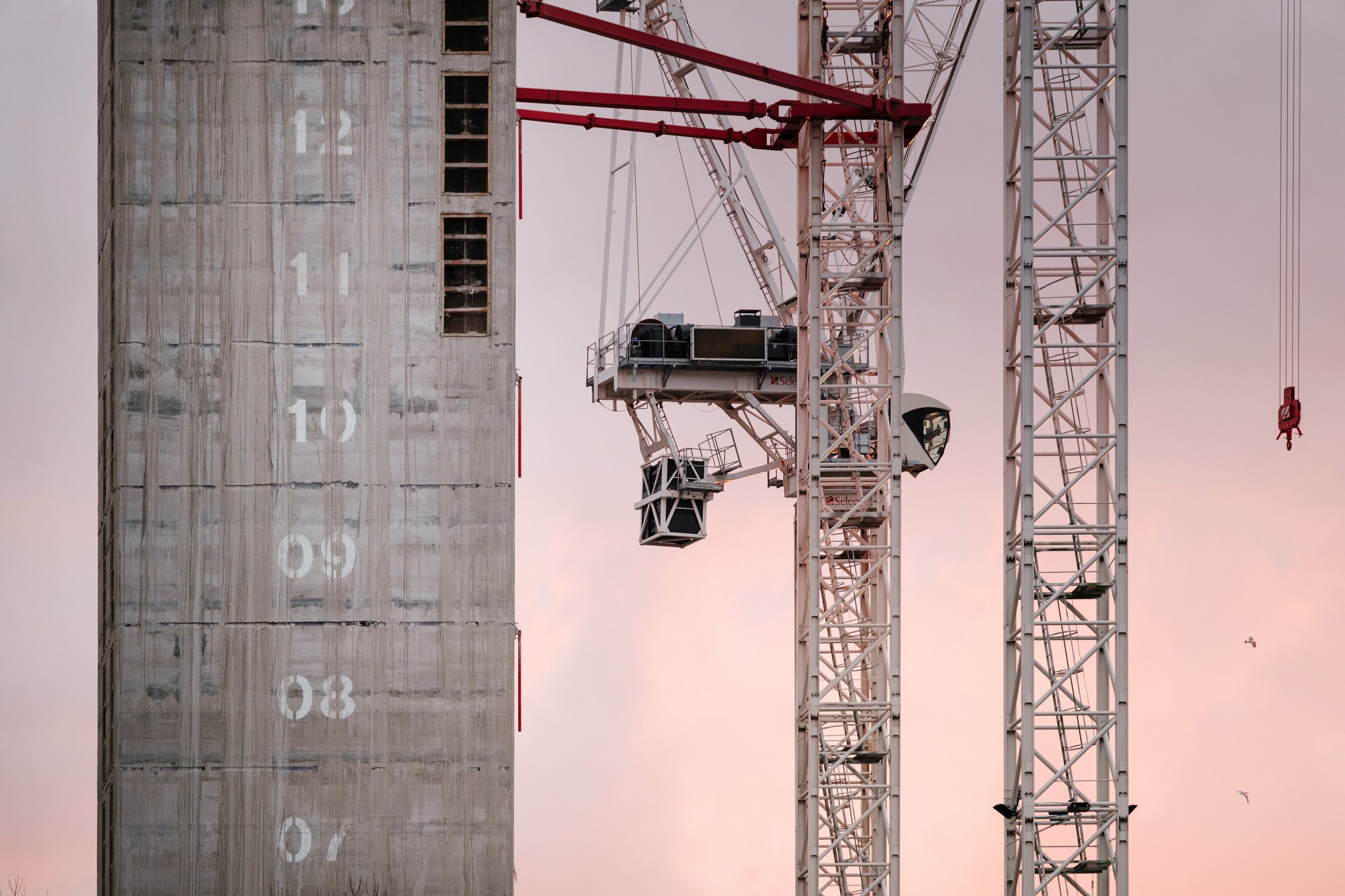 Construction crane.jpg