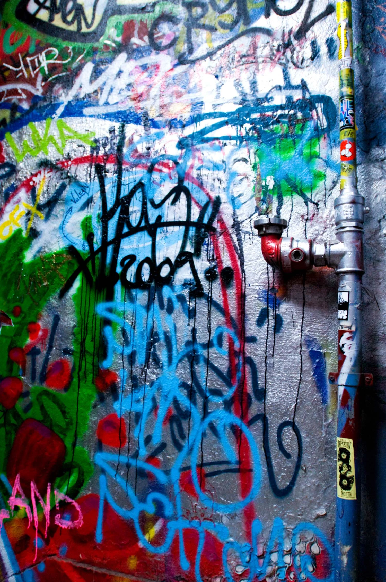 graffiti_art_warehouse_berlin_germany.jpg
