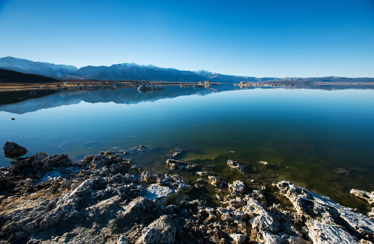 california_landscape_mono_lake_reflection.jpg