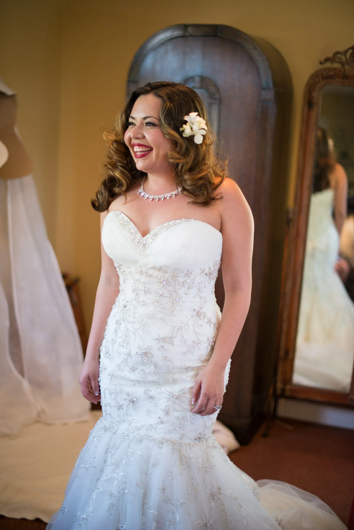 wedding_bride_getting_ready.jpg