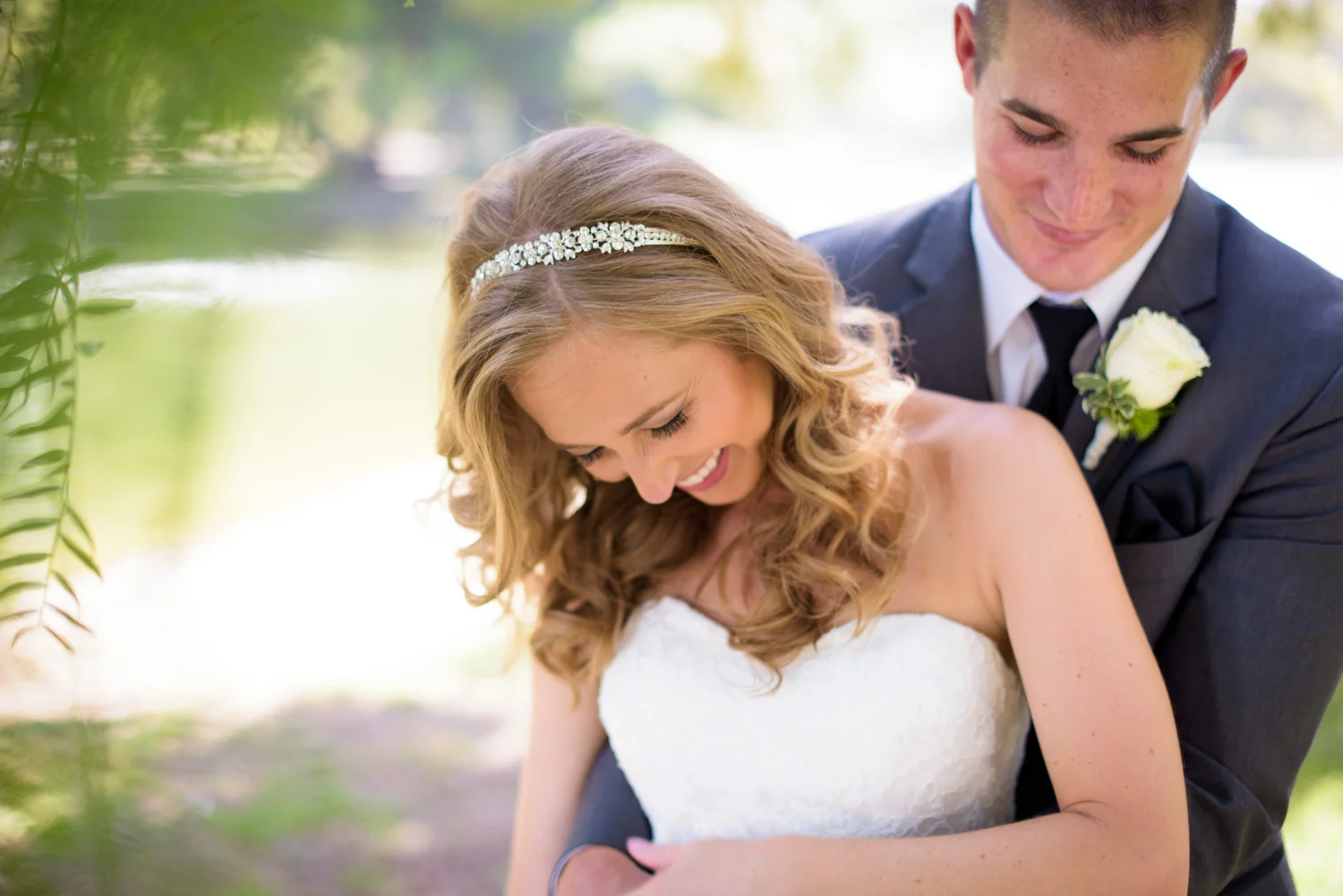 wedding_bride_groom_portrait_laugh.jpg