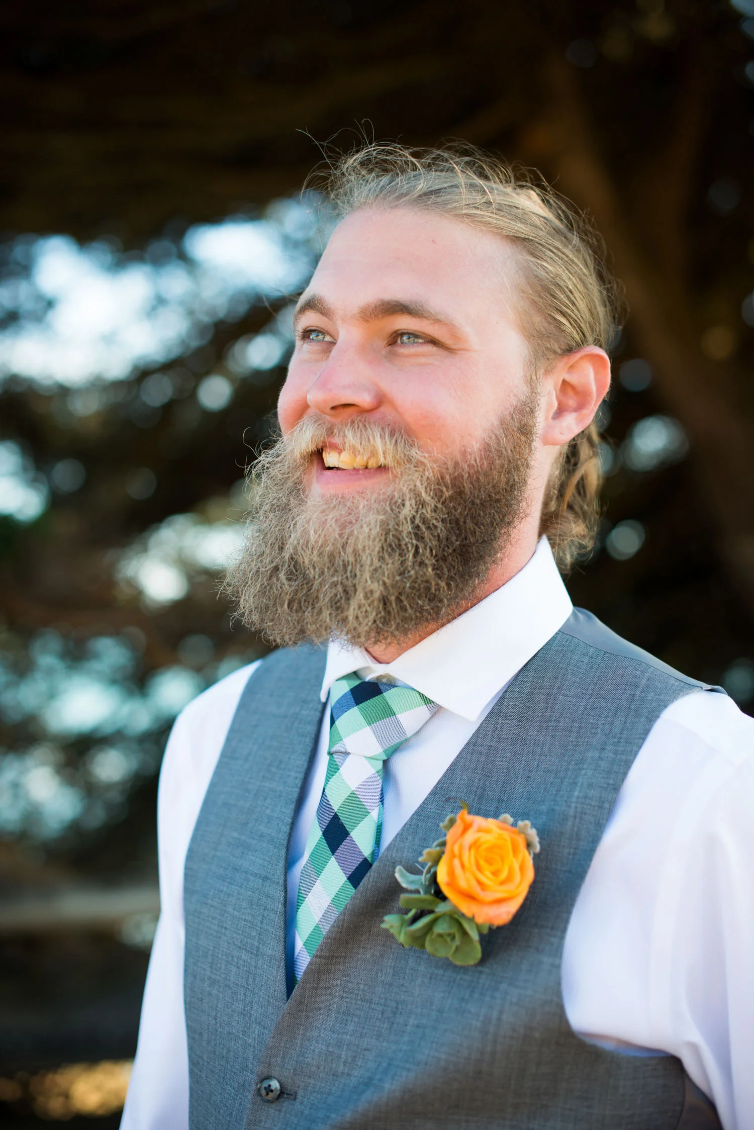 wedding_groom_beard_cambria.jpg