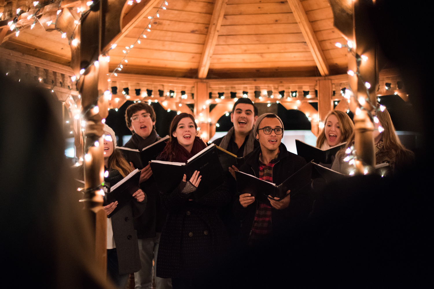 cal_lutheran_holidays_choir_caroling.jpg