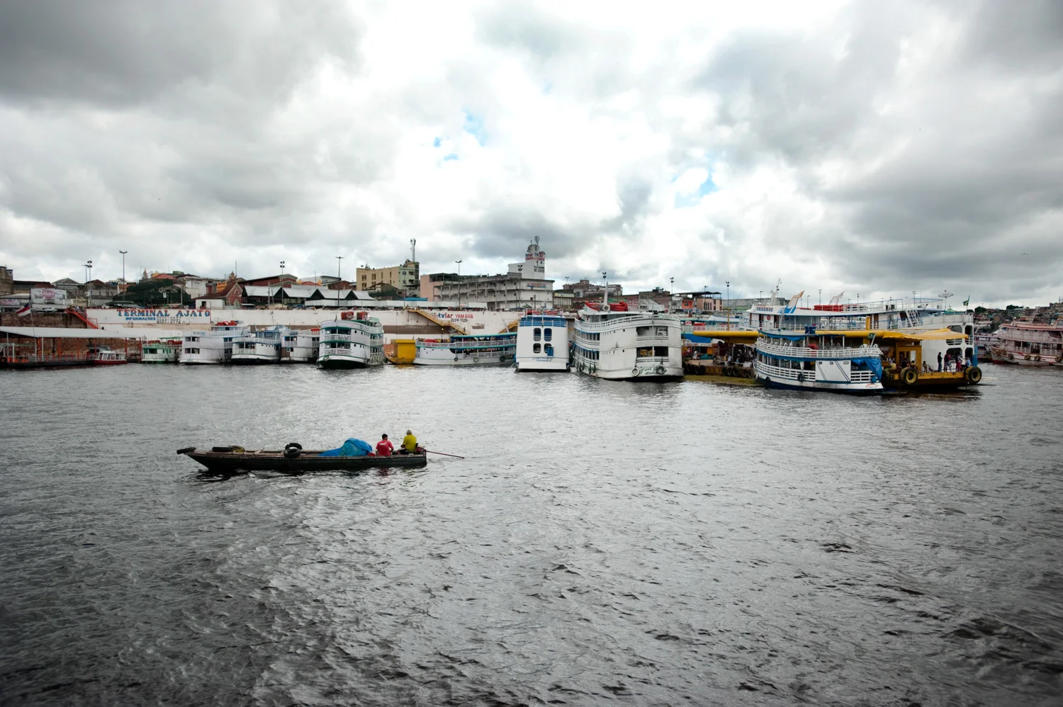 brazil_travel_manaus_port_boats.jpg