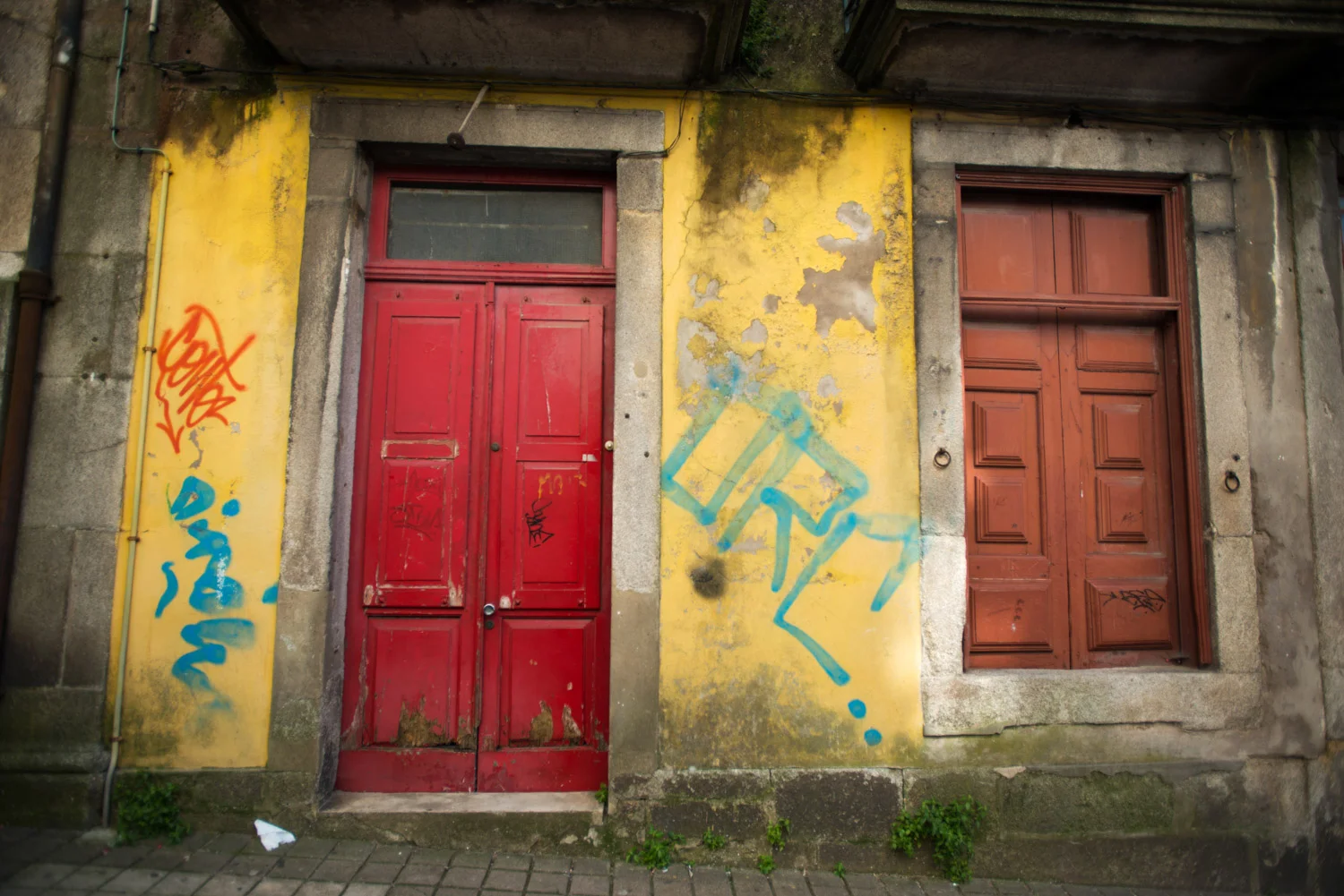 portugal_porto_painted_doors.jpg