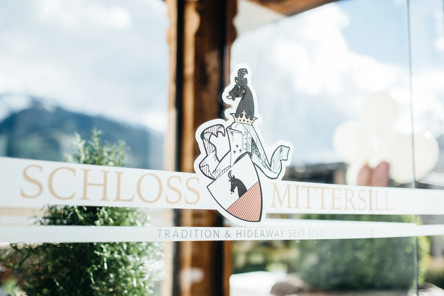 hochzeit-schloss-mittersill-heiraten-in-den-bergen-hochzeitsfotografin-mariagadringer-062.jpg