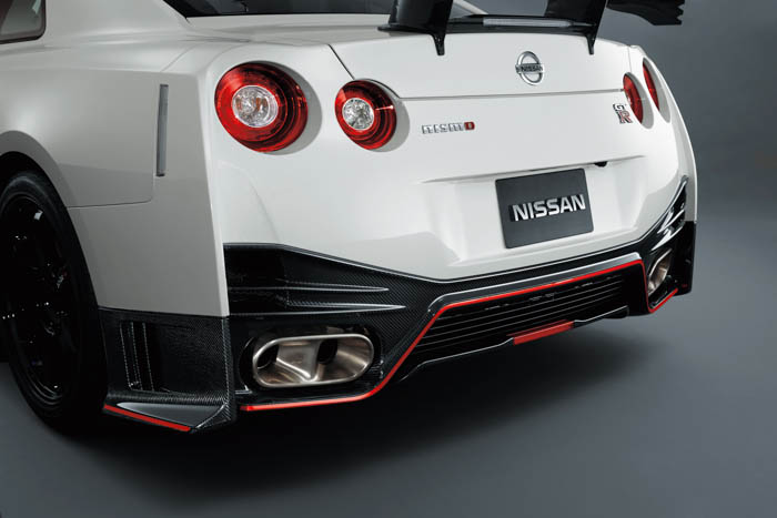 • The suspension set-up is inspired by that of the Nismo racing GT-R and tuned for stunning agility, road-holding and handling finesse, without compromising refinement. • The springs and customer developed Bilstein DampTronic dampers in the front and rear suspension are specially tuned to deliver exceptional grip levels and progressive handling response at the limit. Three suspension modes can be selected: Comfort, Normal, and R, for circuit applications. • Increased rigidity in the body shell is achieved using adhesive bonding in addition to spot welding leading to precise suspension response under extreme load.