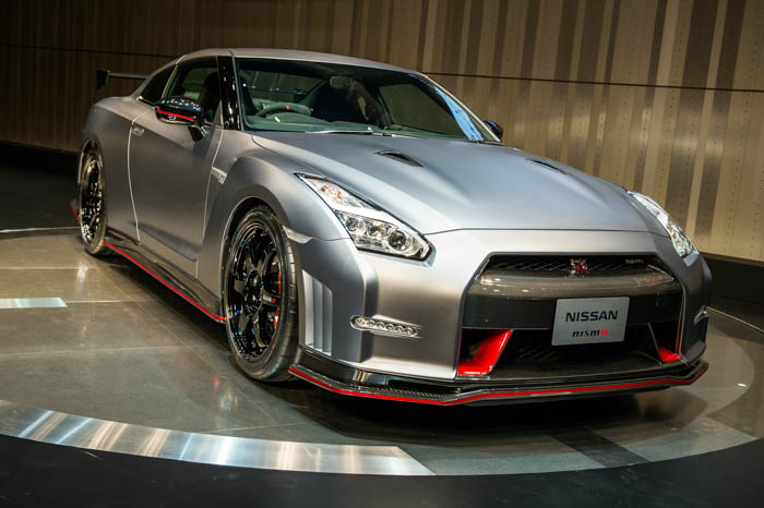 • Using the latest Computational Fluid Dynamic simulation techniques to analyze airflow, Nismo has developed an aero package that improves road-holding, minimizes the negative impact of drag, while giving the car a menacing and muscular appearance. • The Nissan GT-R Nismo will be available in five body colors: Brilliant White Pearl, Meteor Flake Pearl Black, Ultimate Metallic Silver and Vibrant Red. And unique to the GT-R Nismo model, a Dark Matte Grey accentuates the cars imposing exterior muscularity.