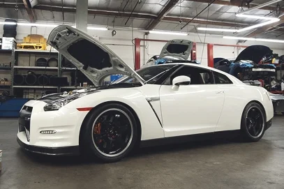 Customer Rides: 2014 Nissan GT-R SPE950R Black Edition Soars on MoTeC