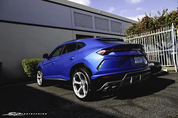 Lamborghini urus blue
