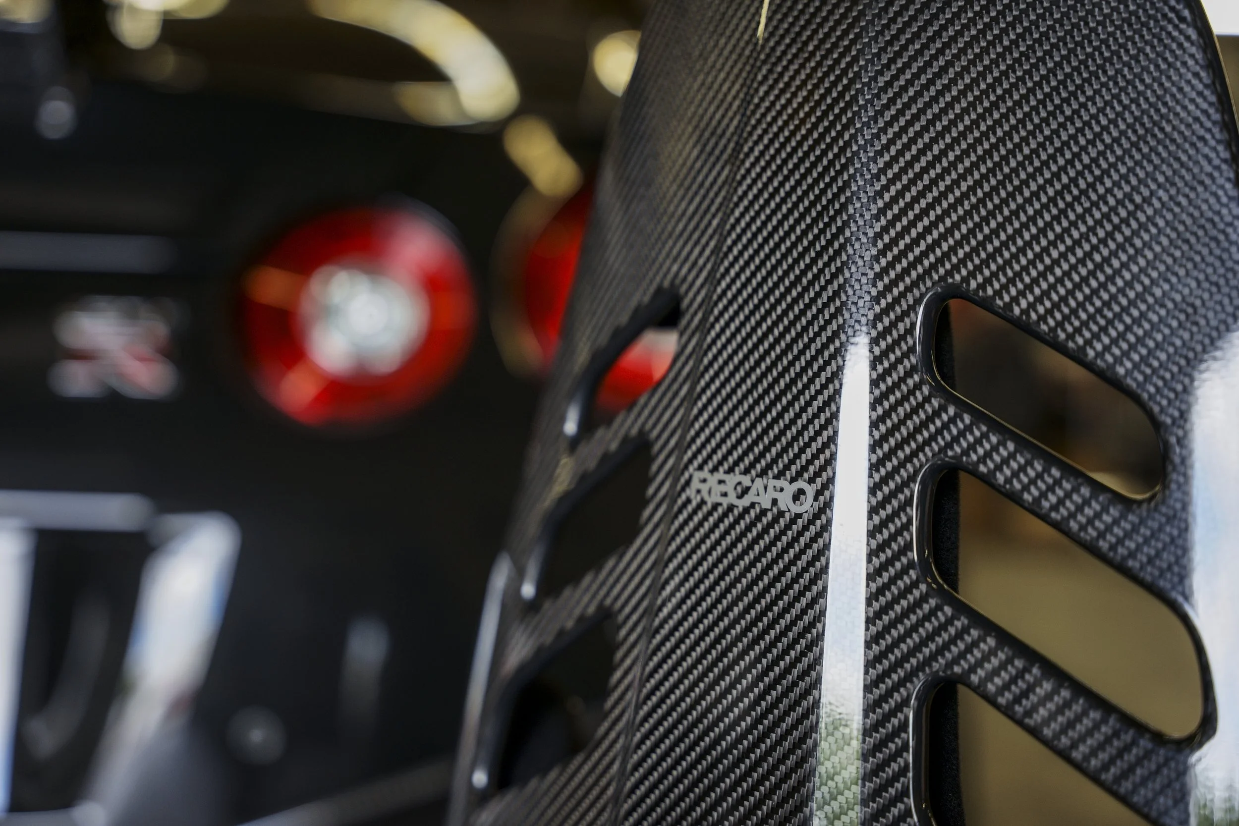 More CARBON!! Recaro Podium CF Seats