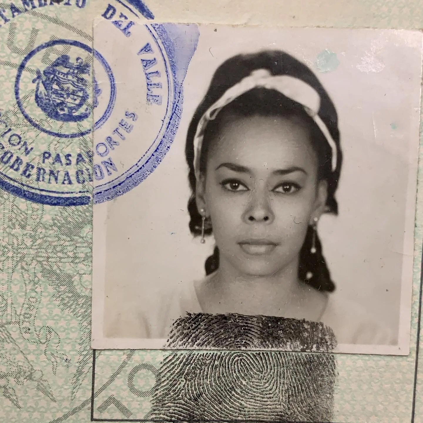 Feliz cumple a mi abuela, Amalia Escarria ✨ 
I used to pay attention to a lot of people growing up always super curious about who people were and what they did. She was my favorite to watch because not only did she make magic with her hands, she took