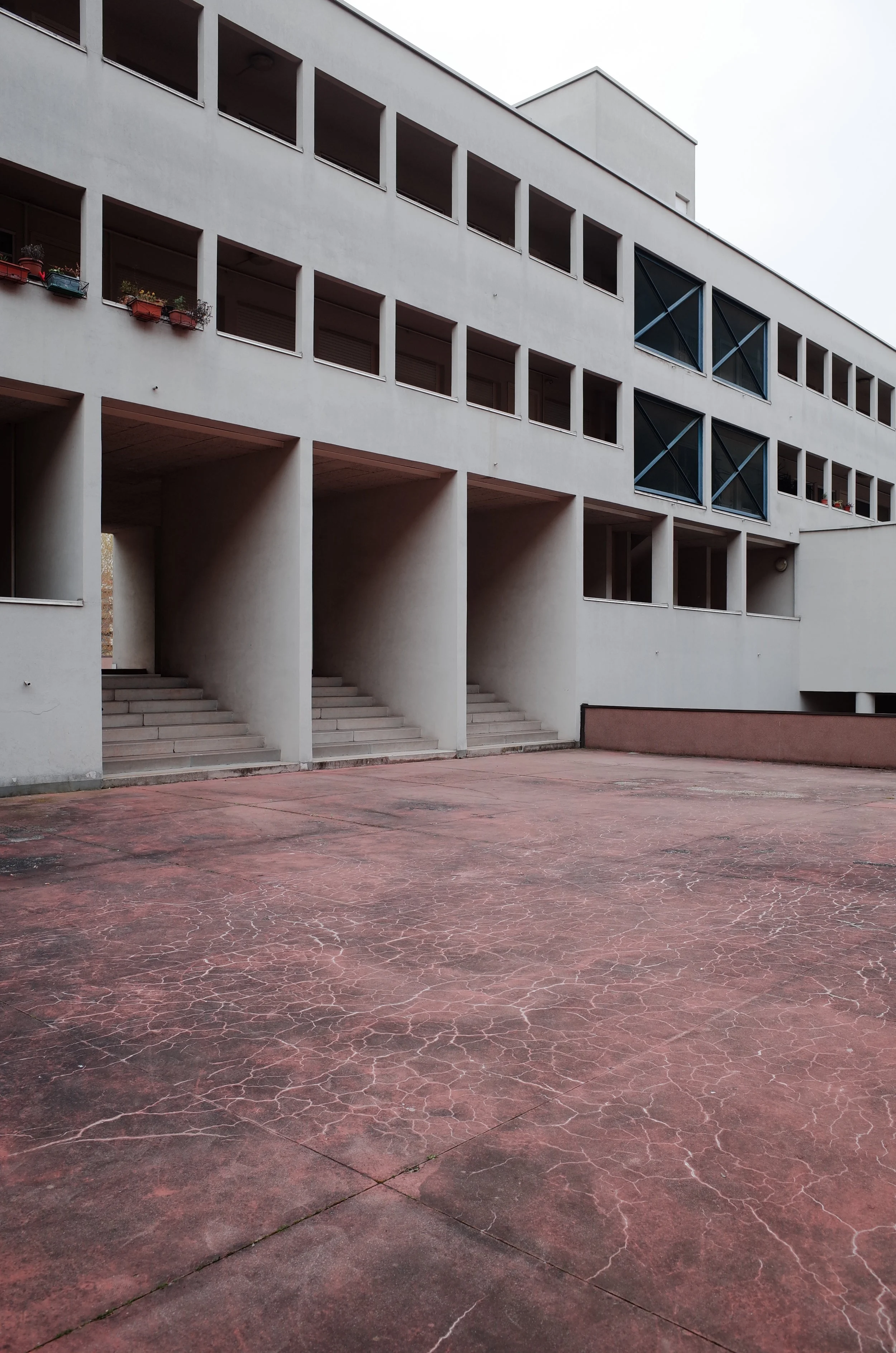 Gallaratese II Housing — 現場的建築史 Vers Une Architecture