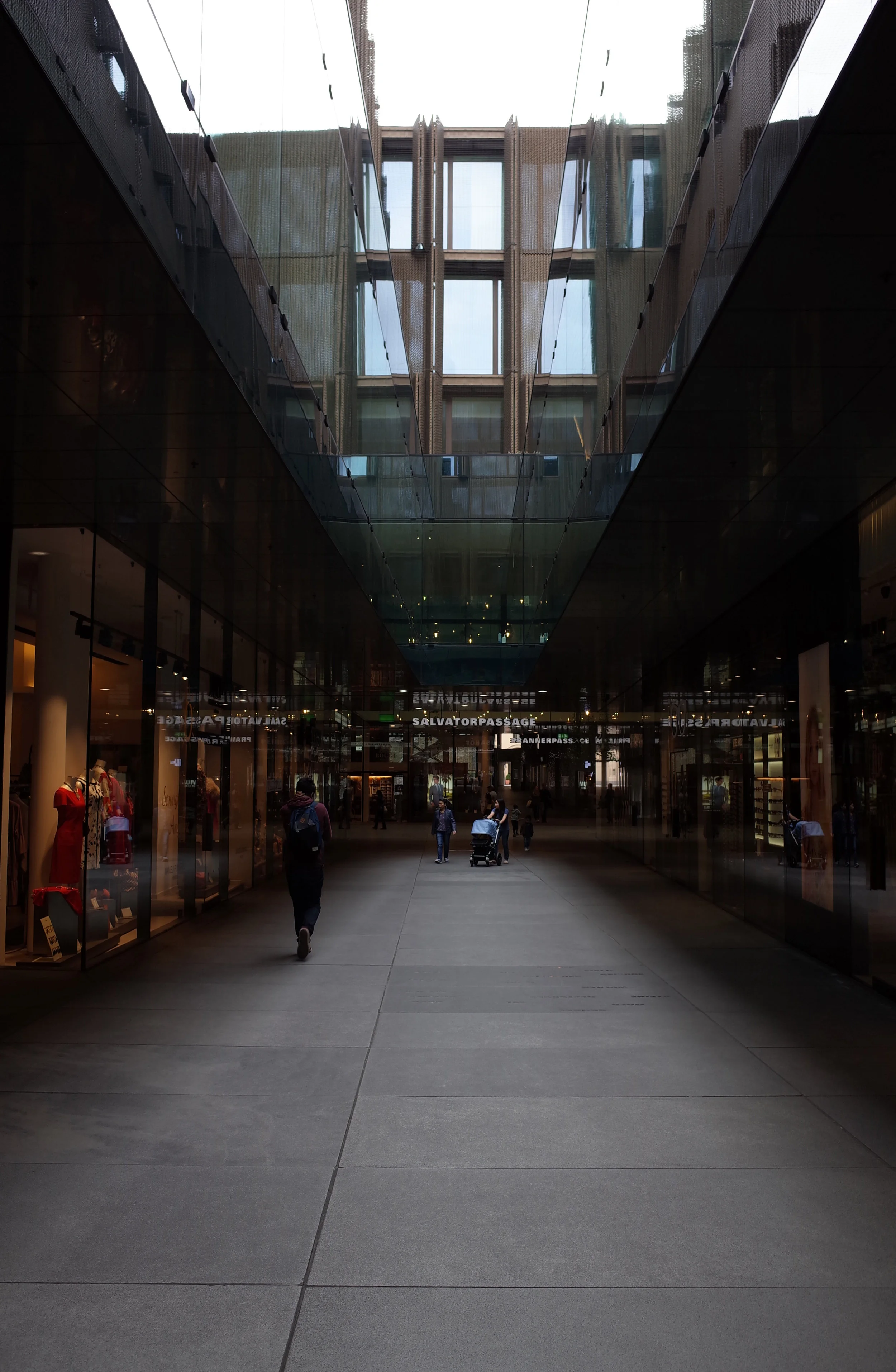 R0004918a.jpg