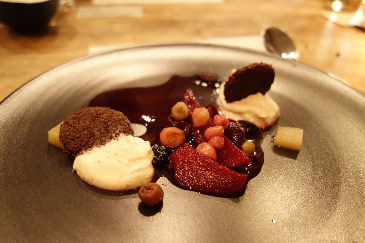makuruberriesdessertclosesandy.jpg