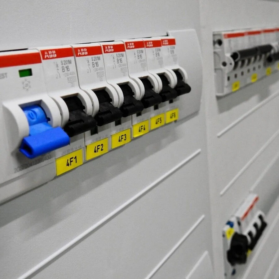 Is a Circuit Breaker the Same as a Fuse?