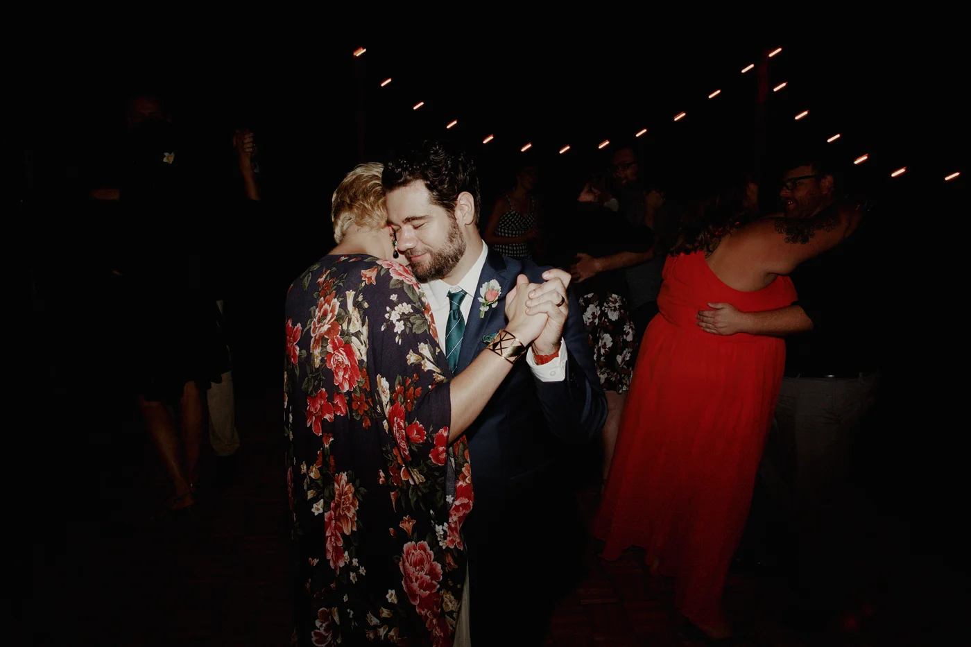 amandavanvels_backyardwedding_1021.jpg