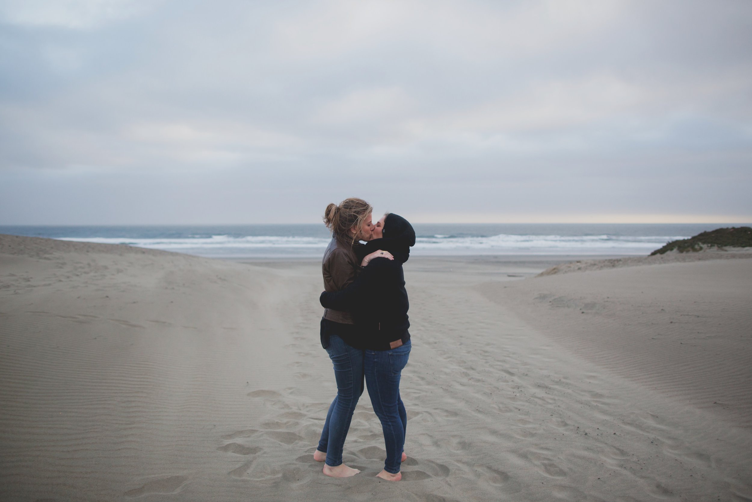 amanda_vanvels_kate_dede_outer_sunset_engagement__0057.jpg