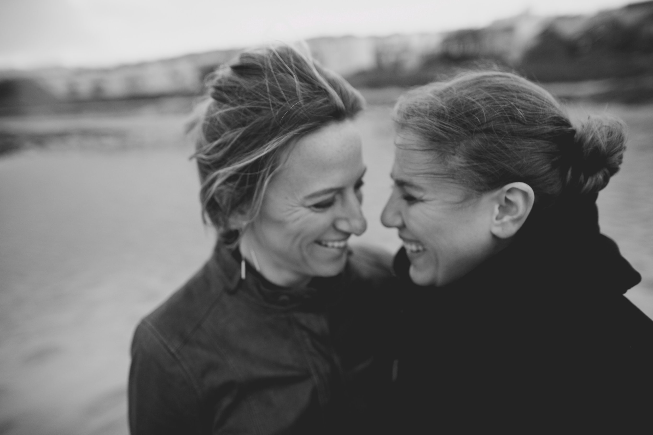 amanda_vanvels_kate_dede_outer_sunset_engagement__0067.jpg