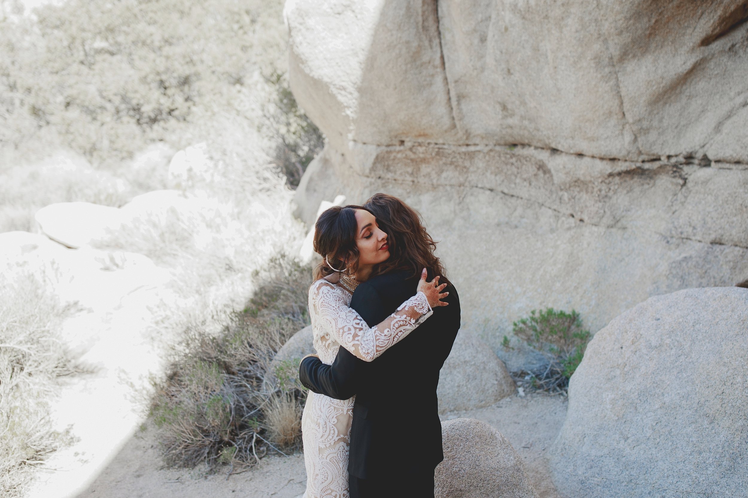 amanda_vanvels_joshua_tree_inn_wedding_032.jpg