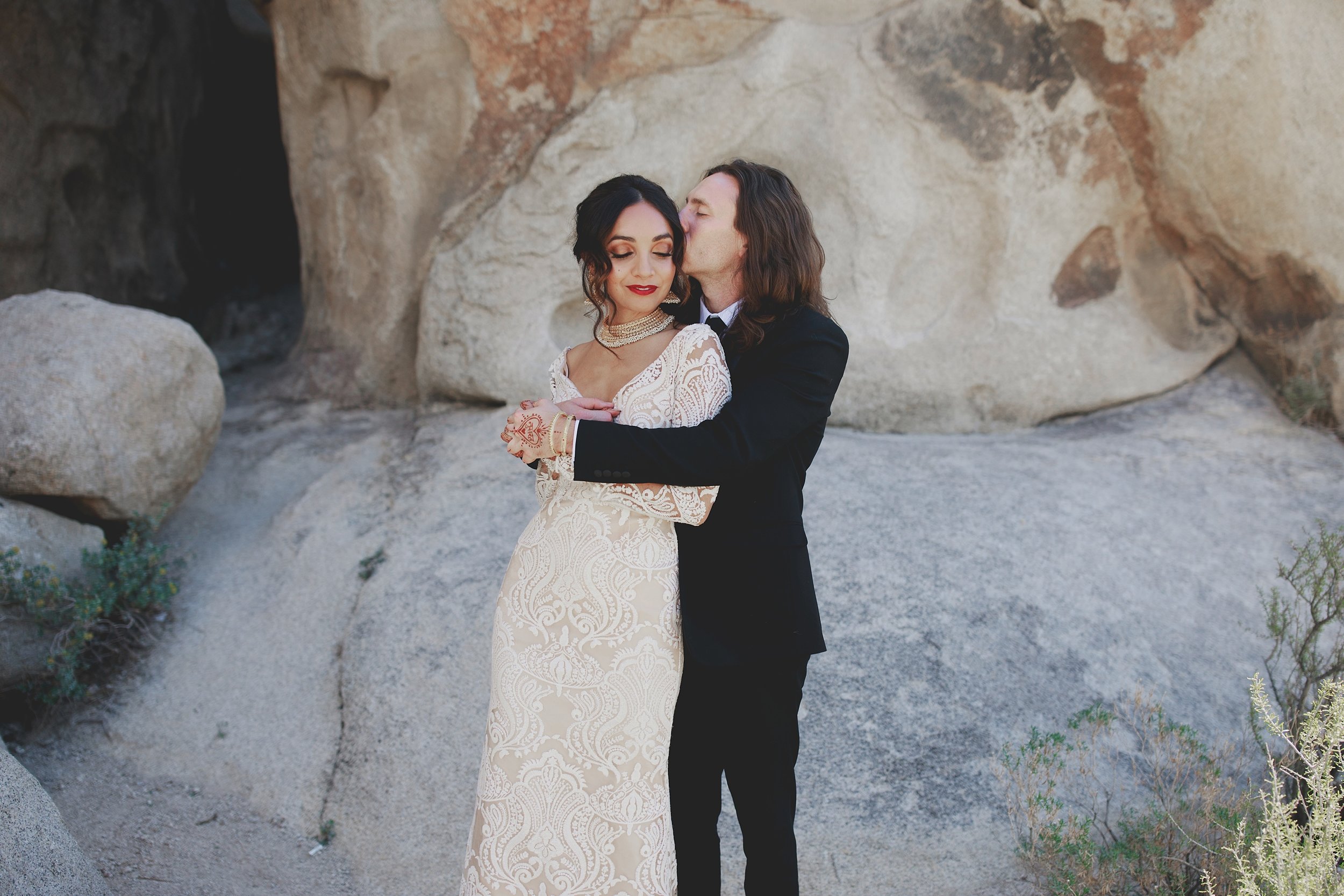 amanda_vanvels_joshua_tree_inn_wedding_039.jpg