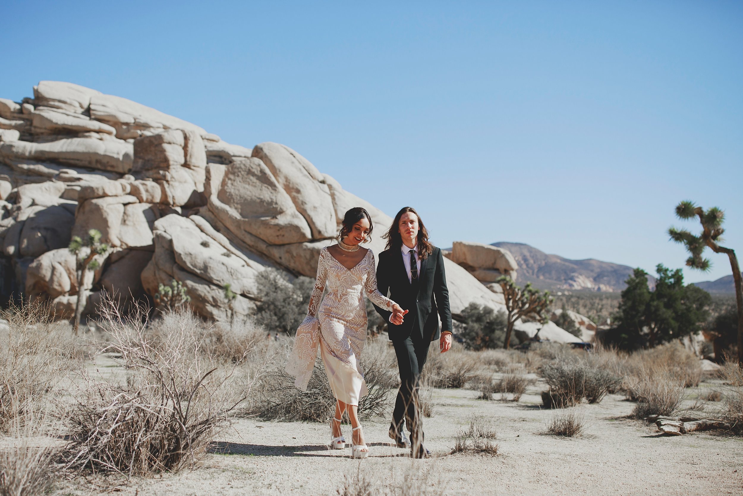 amanda_vanvels_joshua_tree_inn_wedding_043.jpg