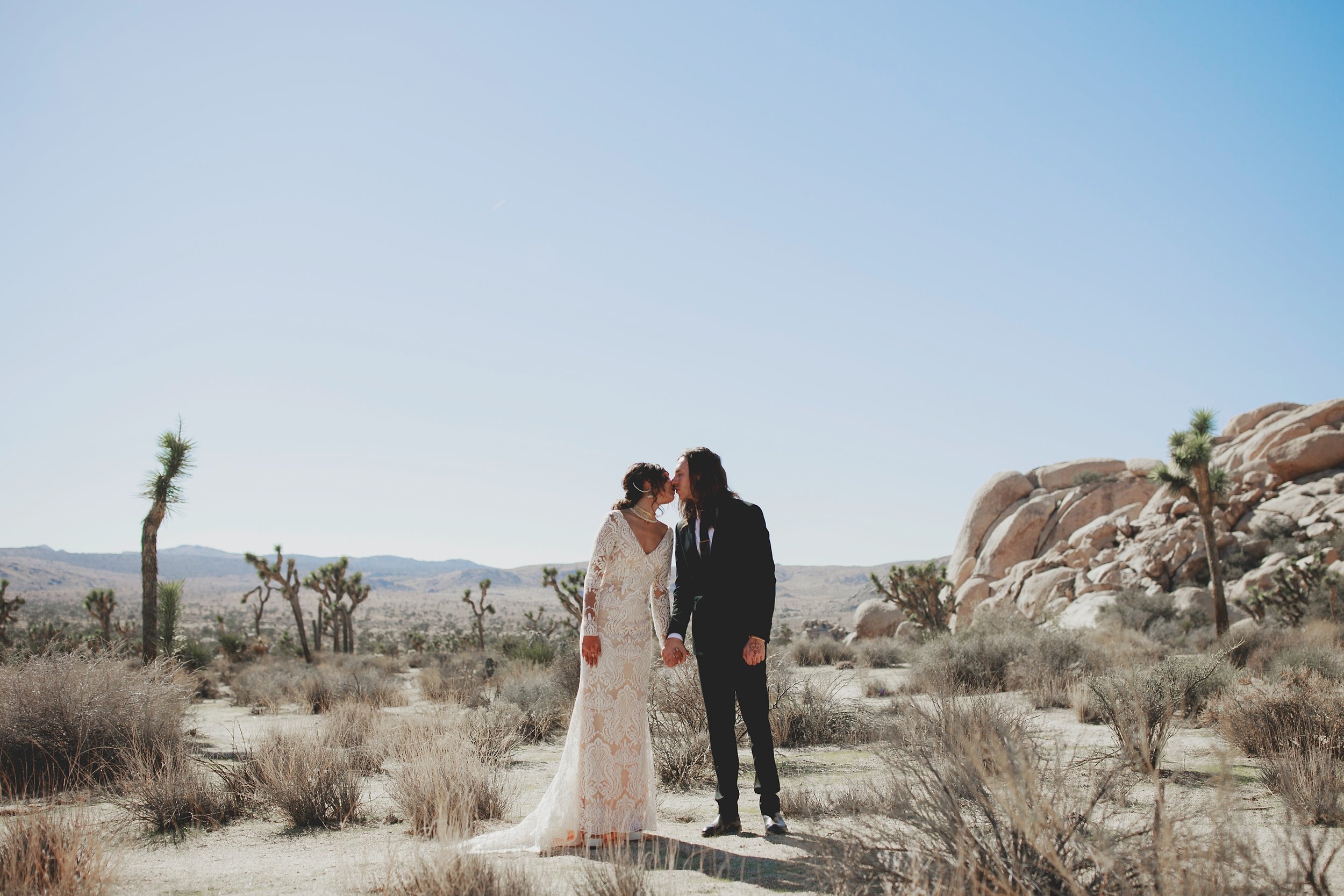 amanda_vanvels_joshua_tree_inn_wedding_045.jpg