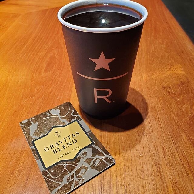 Starting the morning off right with a Grande Gravitas Blend! Molasses aroma complement notes of pomegranate and baking chocolate. Exclusive to Roastery locations. I feel lucky to start my work day with a quick trip into the Roastery. And today is a d