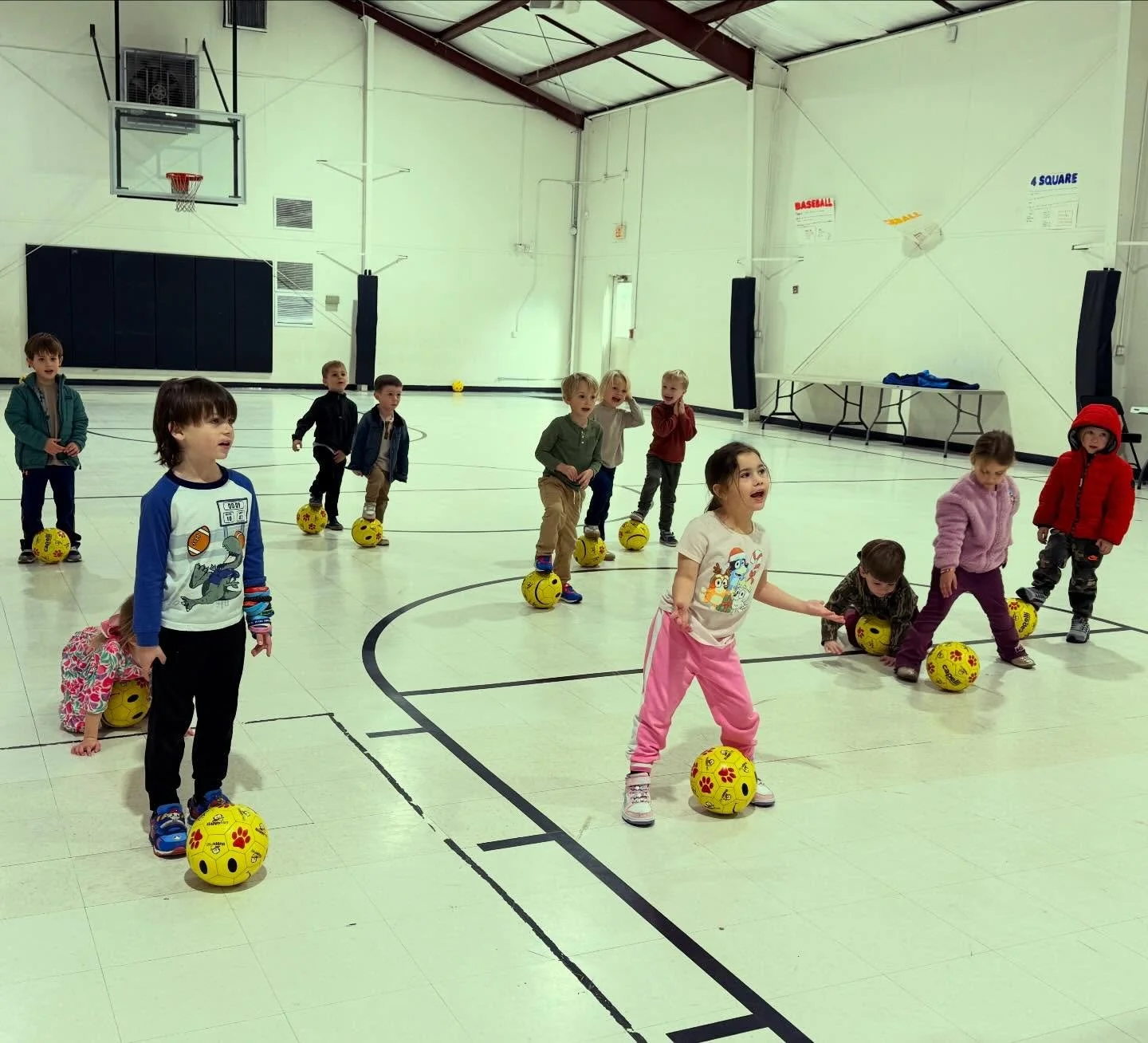 We set sail with Moana, Maui and Bob the Soccer Ball on our soccer adventure this week! 

All the kids pick their ships, use their tic tocs to sail across the ocean, Tippy Toes to climb up the mast to look for an island and then we play Red Light Gre