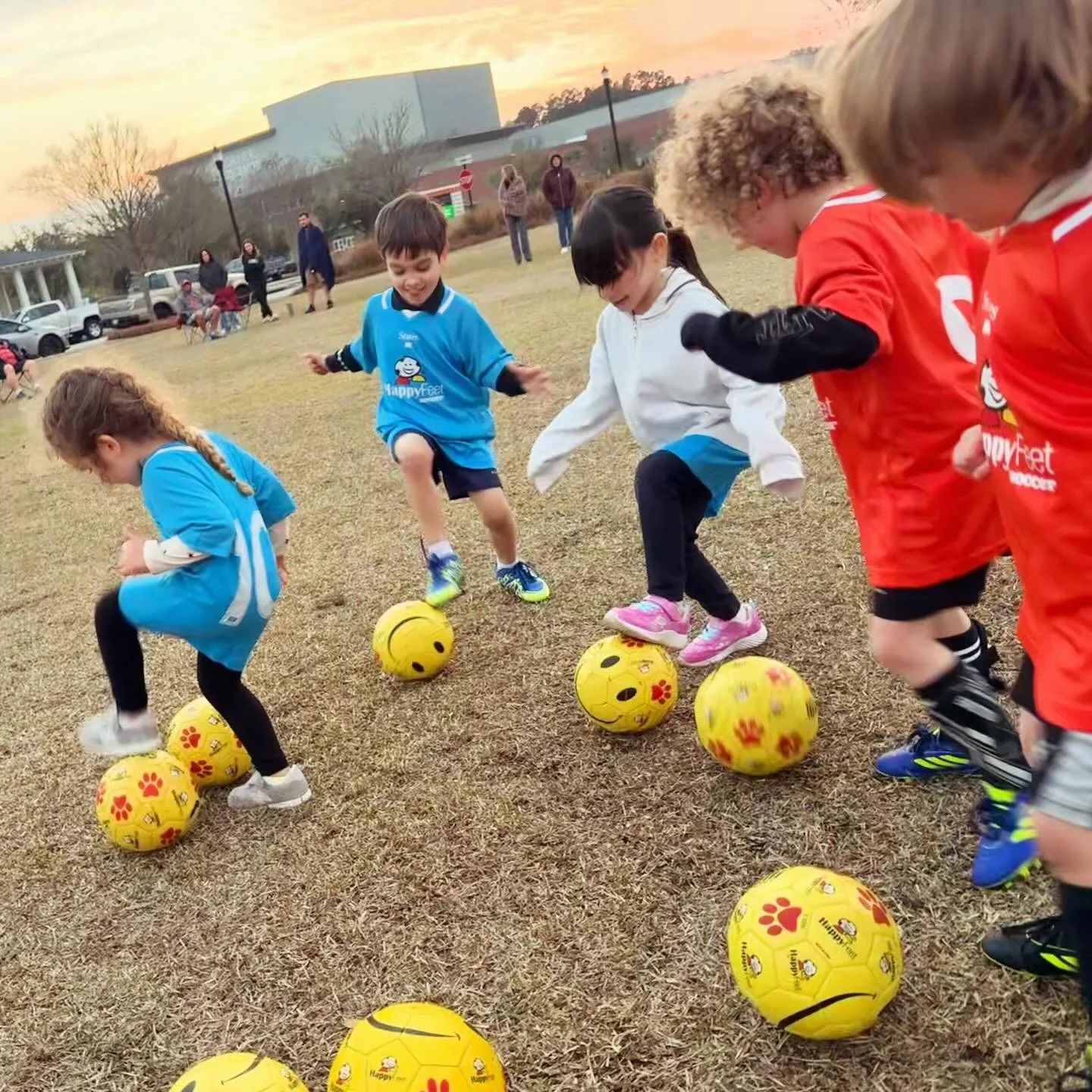 Spring League GOALS:

1. FUN!!!!!!- make sure this is #1 always.

2. FITNESS- run around having fun with a team.

3. SOCCER- learning skills, gaining confidence and scoring goals.
 
Let&rsquo;s do it! 🙌🏼 ⚽️❤️😃 

#happyfeetcharleston #charlestonsoc