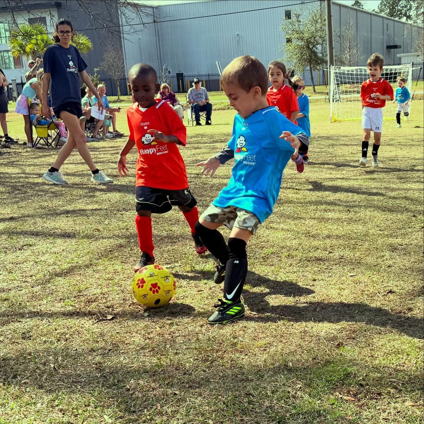 Lots of skills and goals this weekend!! We love to see it! 🤩⚽️❤️ Go for it!

#happyfeetcharleston #charlestonsoccer #summervillesc #netinternationalchurch #carnescrossroads