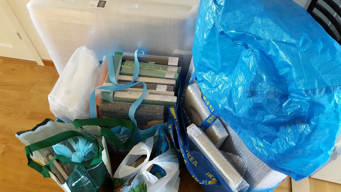 Nedpackat och klart, dags att åka och hänga upp tavlorna!