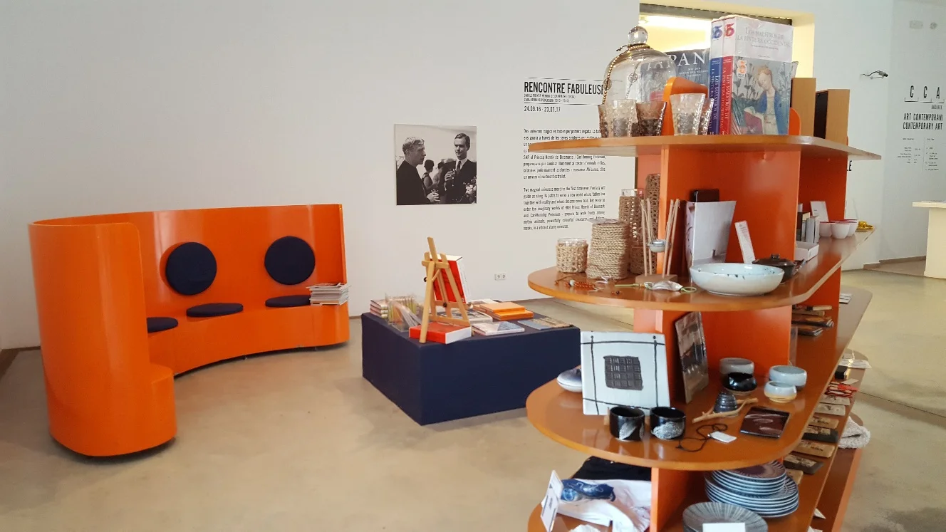 Konsthallens shop är liten men har ganska mycket fint.