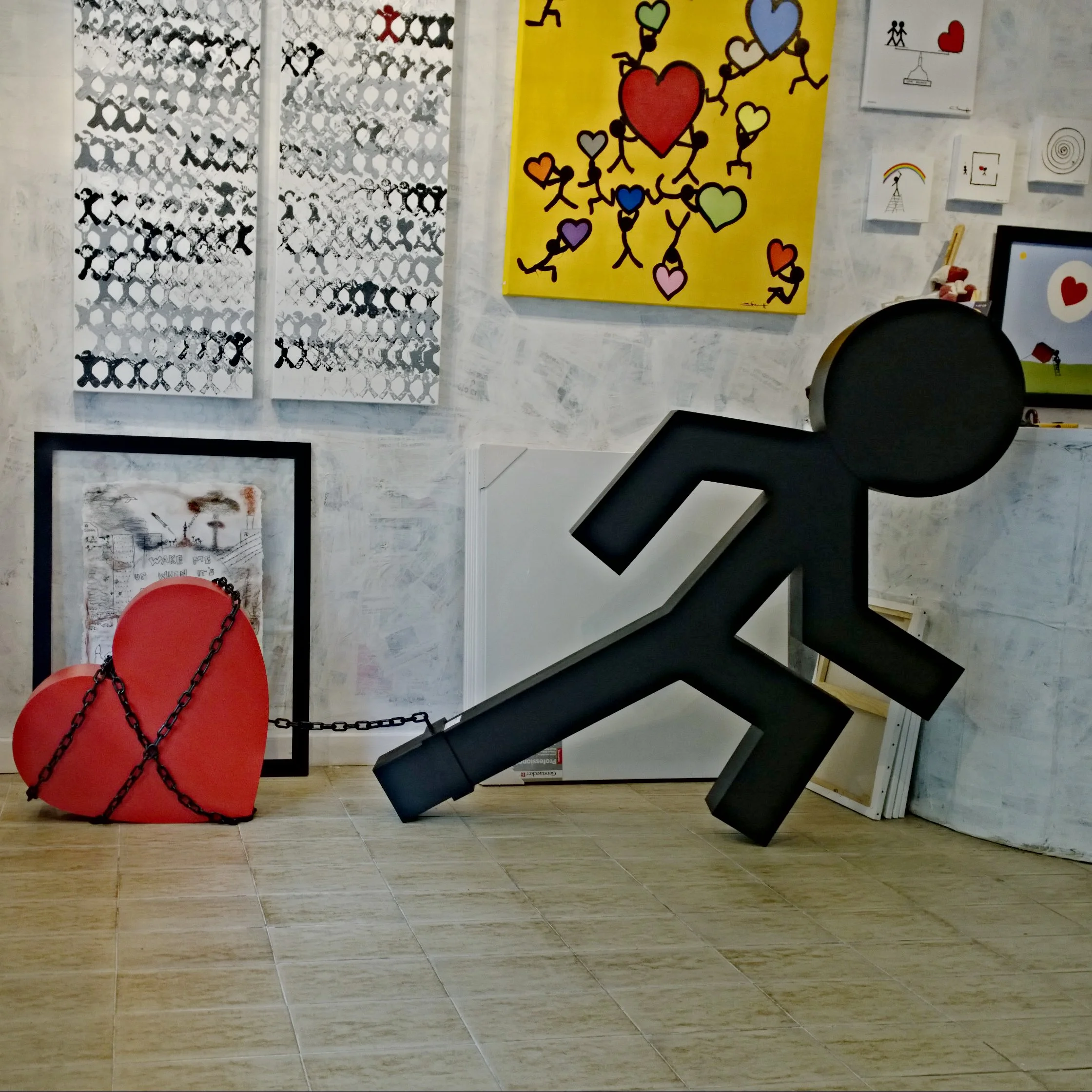 Chained to love Metal sculpture realized by Remy Diaz on the design of Oliver Henggeler
