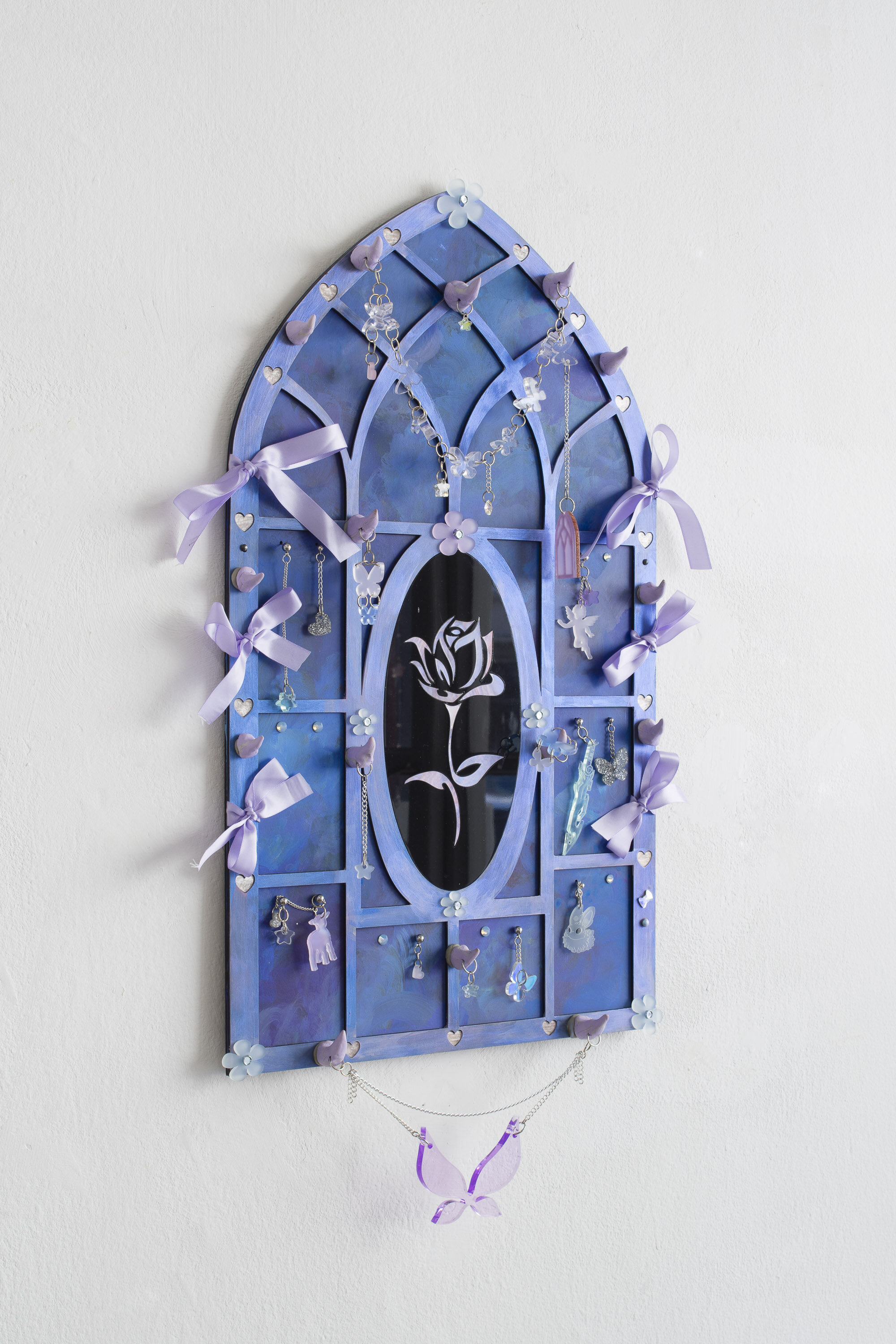 1. Emma Pryde, Purple Rose Window, 2019, Fantasy Finery, Berlínskej model.jpg