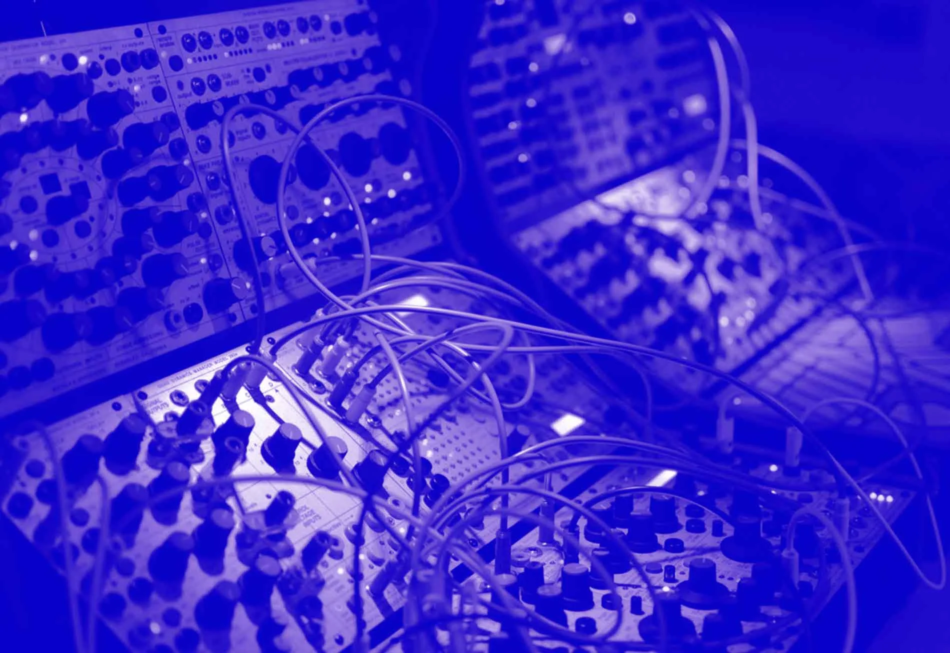 buchlasynth.jpg