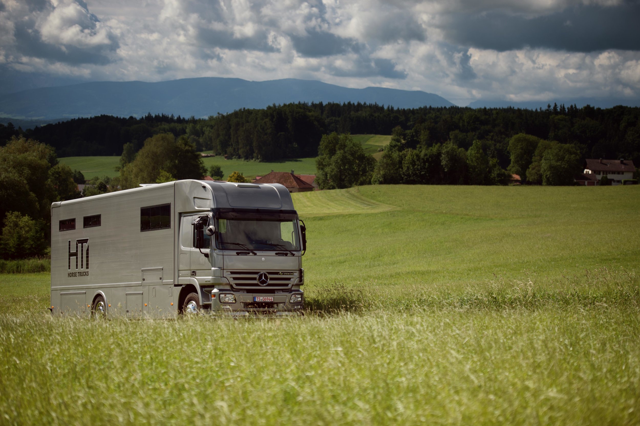   Mercedes    Actros 1836       Enquire  