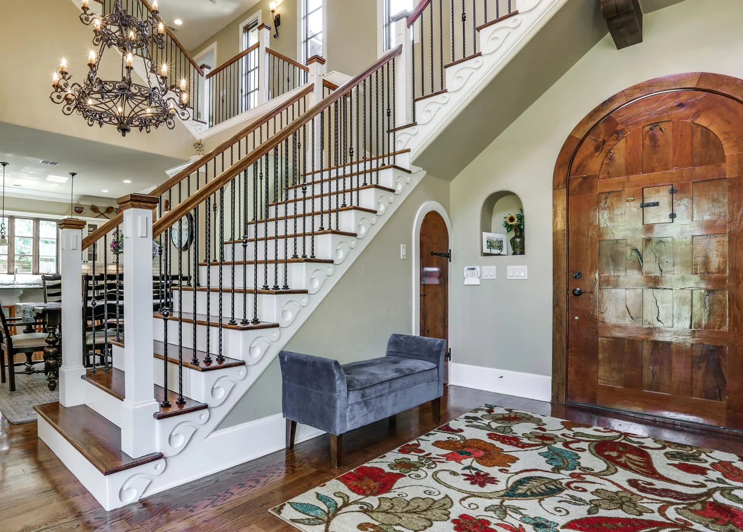 Sanantonio-hawaiianhook_mesquitedoor_customhome-ren7.jpg