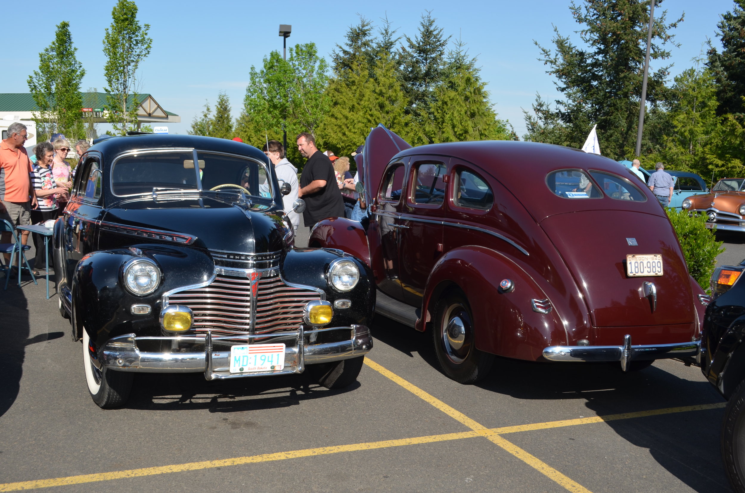 Front and back of vintage cars.JPG