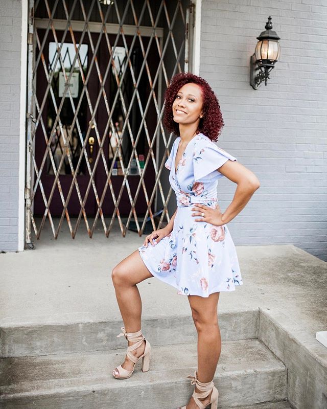 Wishing I were wearing this mini dress for the Cinco festivities instead of fall clothes! 🙄 Not even surprised Nashville! | PC-@catherinetrumanphoto
-
-
#styleinspiration #instafashion #blogger #love #style #fashion #ootd #nashville #nashvilleblogge