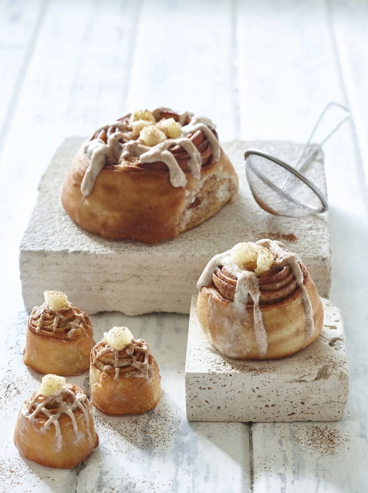 Box of 9 Large Scrolls (3 Flavours)