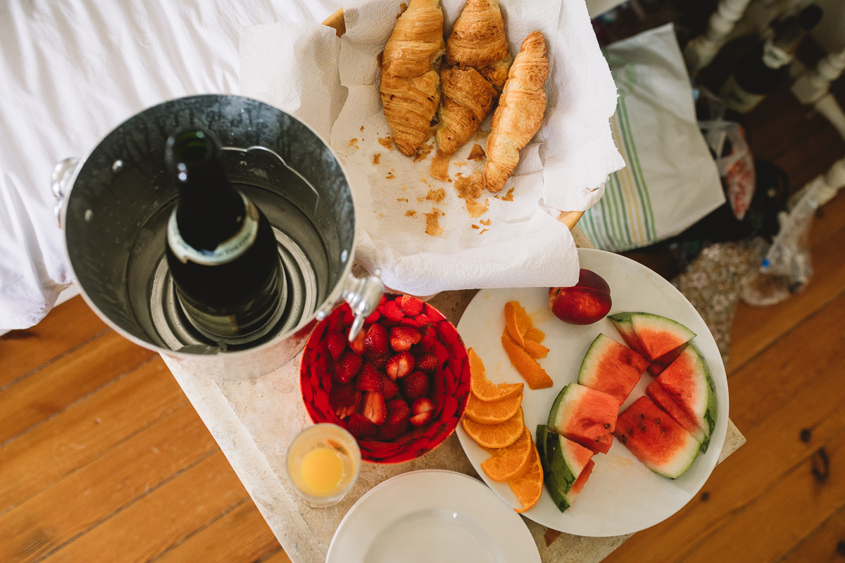 French breakfast at relaxed destination wedding