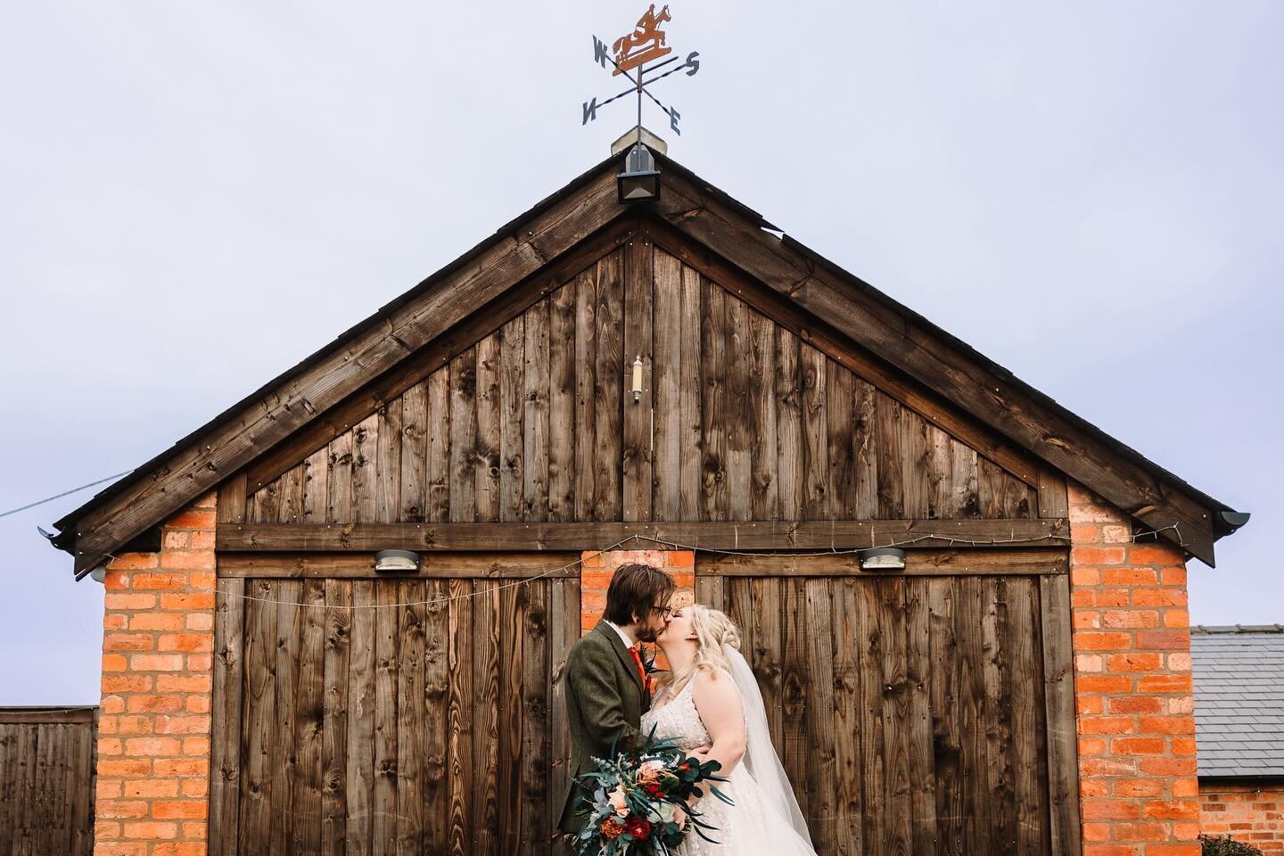 On my screen for editing this week 🥰 

Venue // @the_dodford_inn 
Outfits // @tdrbridalbirmingham 
Flowers // @hiddenbotanics ⠀⠀⠀⠀⠀⠀⠀⠀⠀
⠀⠀⠀⠀⠀⠀⠀⠀⠀
⠀⠀⠀⠀⠀⠀⠀⠀⠀
⠀⠀⠀⠀⠀⠀⠀⠀⠀
⠀⠀⠀⠀⠀⠀⠀⠀⠀
#westmidlandsweddingvenues #bromsgroveweddingphotographer #colourfulweddi