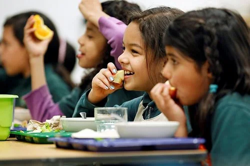 Schools will stop serving free lunch to all students – a pandemic solution left out of a new federal spending package By Marlene Schwartz