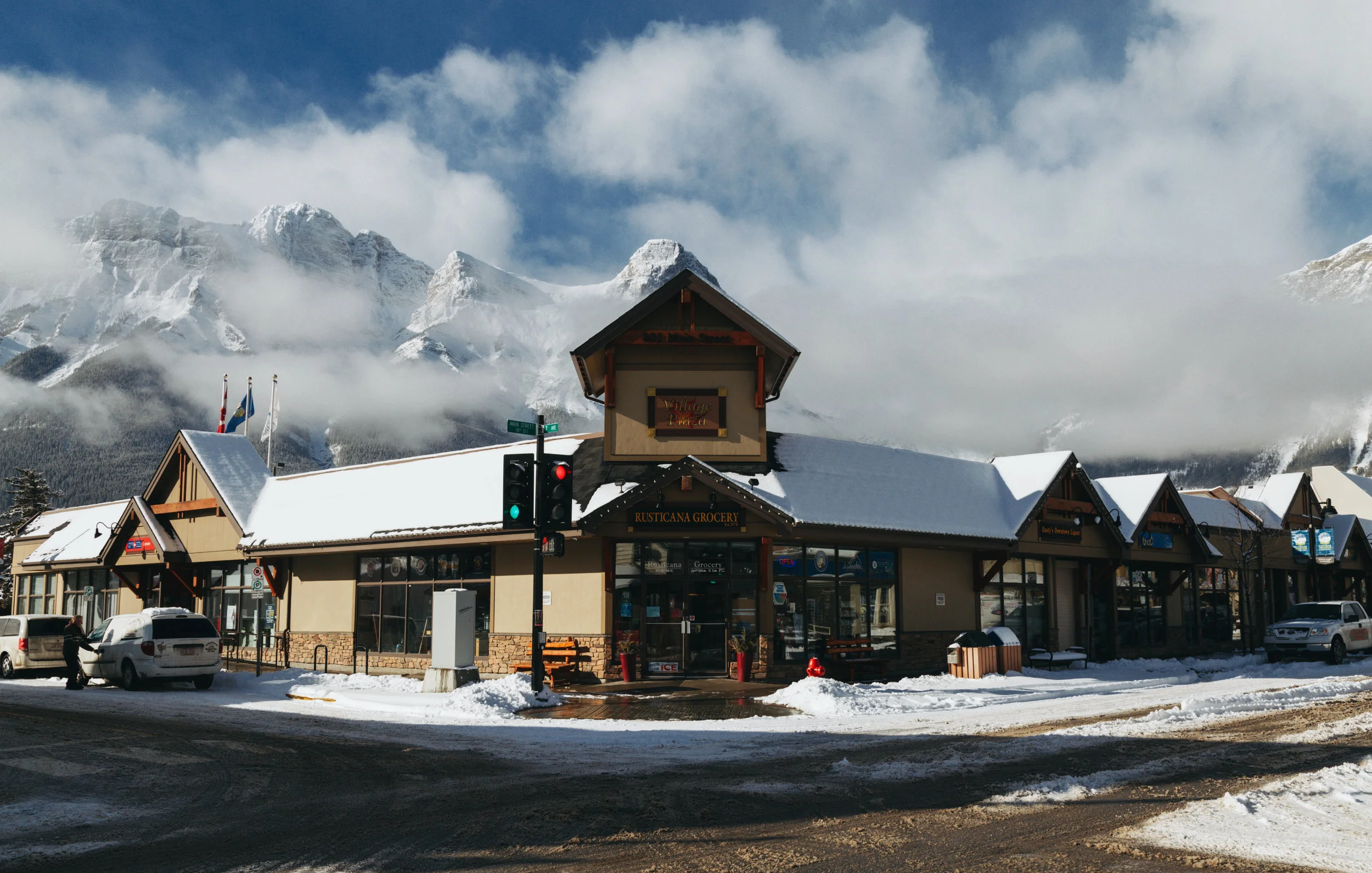 Top 16 Things To Do in Canmore in Winter — Bellstar Hotels & Resorts